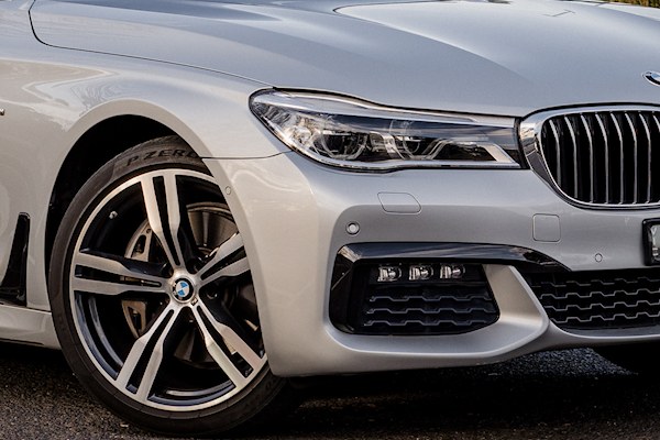Silver BMW 740m Sports Sedan 1 Wedding Car Hire BMW Melbourne